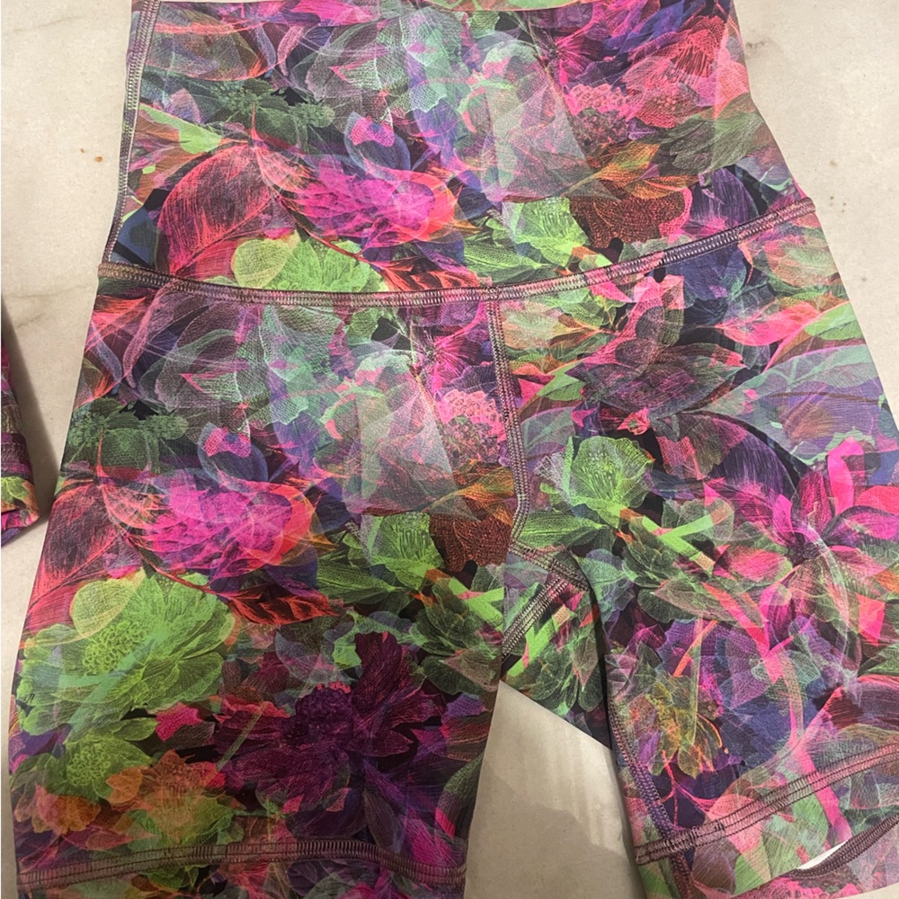 Lulu lemon size 2 Wunder Under train high rise 6” shorts .